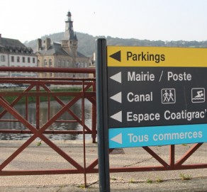 Signalétique urbaine, commerciale et touristique – Ville de Chateaulin